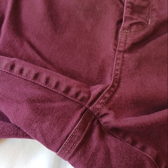 St. Johns Bay Women's 22W Skinny Leg Jeans Color Plum/ Purple - Picture 3 of 9